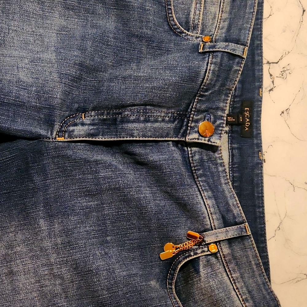 Escada jeans